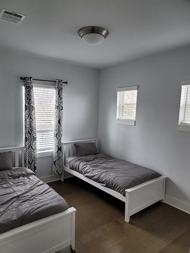 Photo - 725 Hays St House