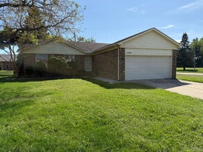 Building Photo - 51220 S Adele Cir