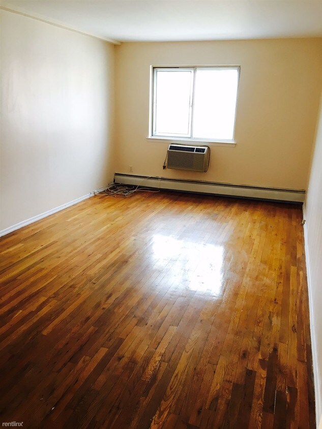 Foto principal - 1640 157th St
