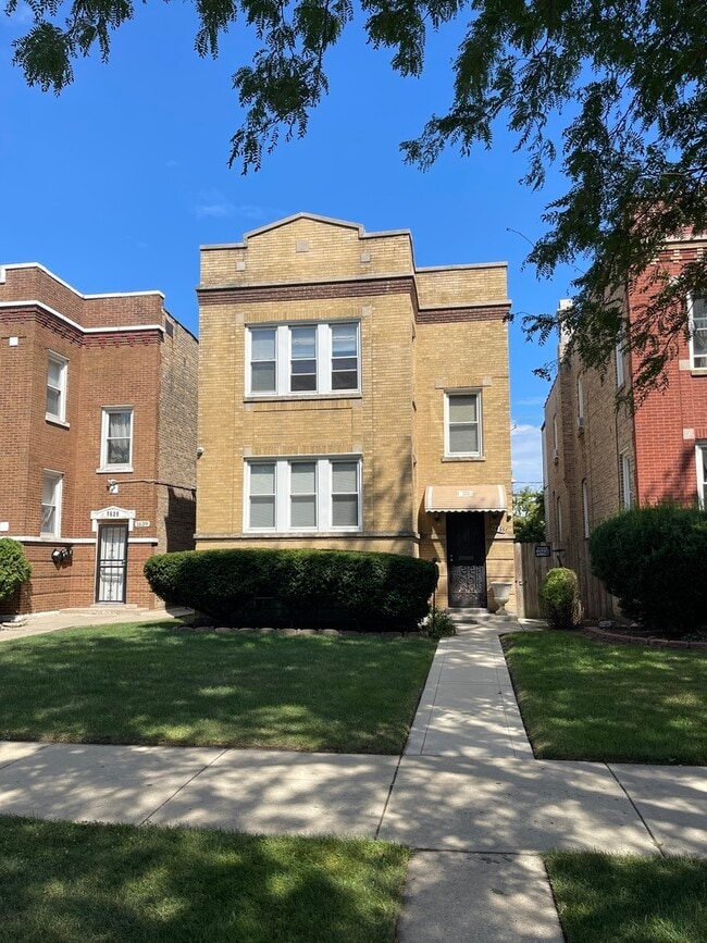 Building Photo - 1635 N Central Ave