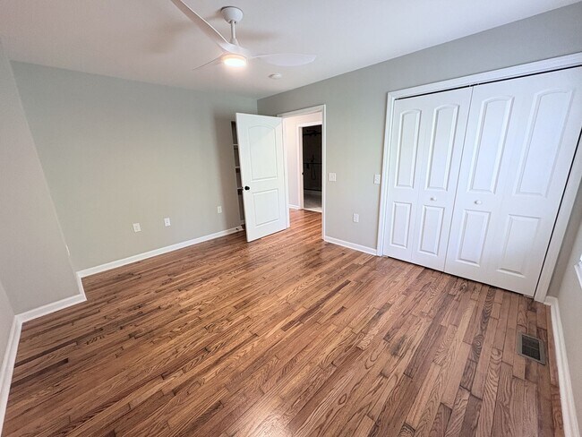 Foto del edificio - 534 Forest Ln