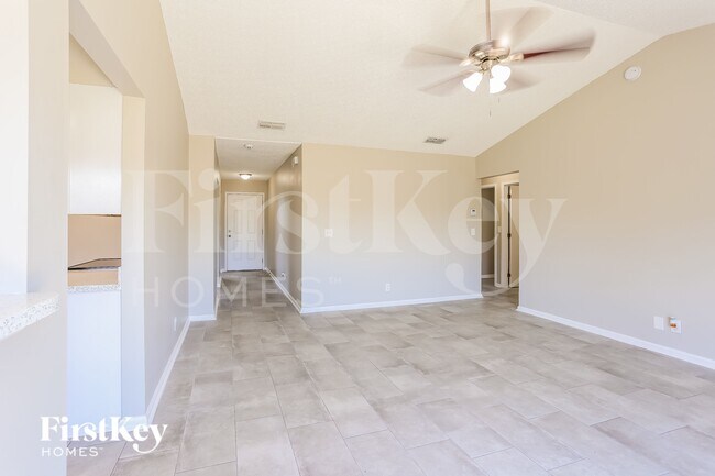Foto del edificio - 323 Hickory Hollow Dr