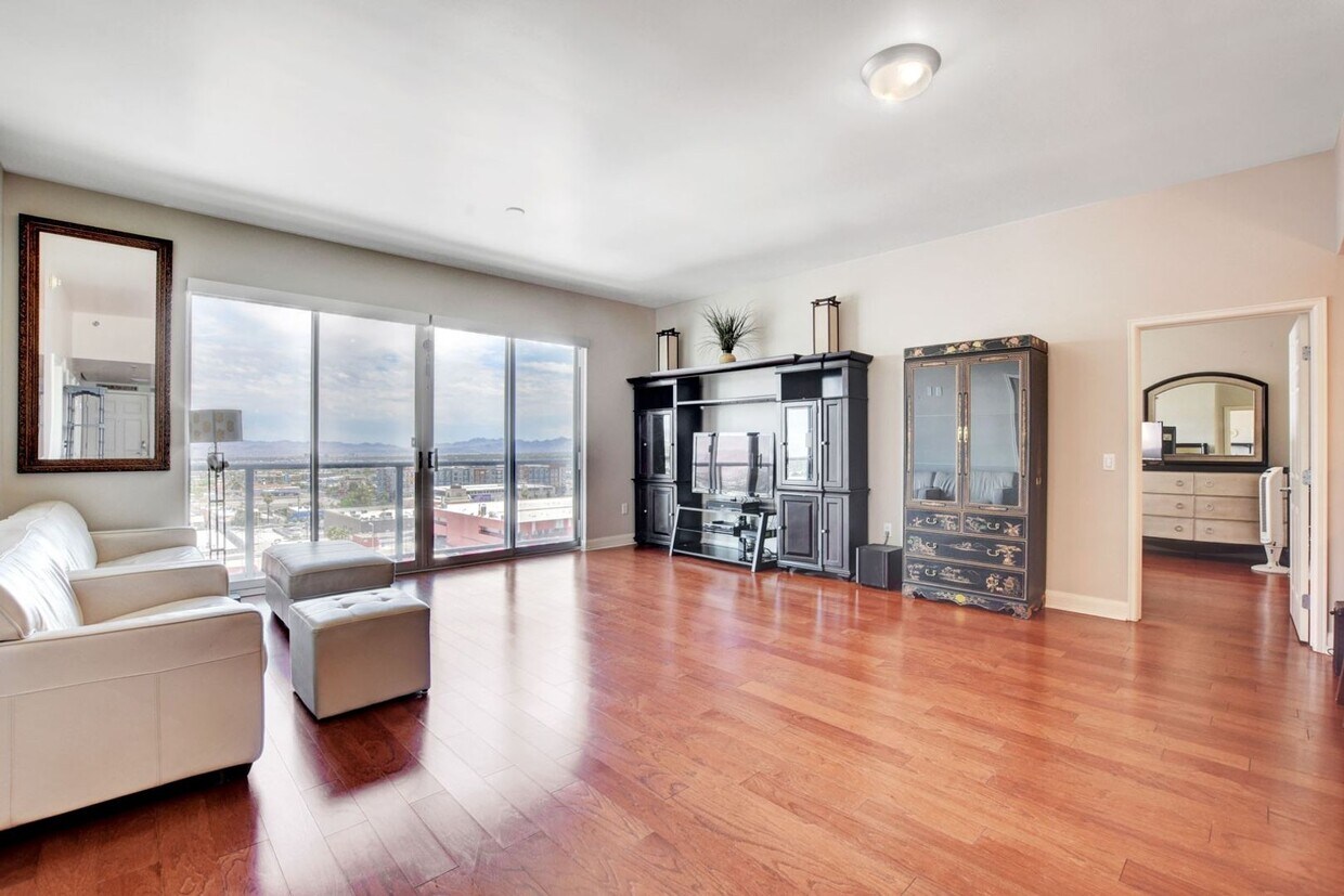 Primary Photo - HIGHRISE DOWNTOWN, FULLY FURNISHED!