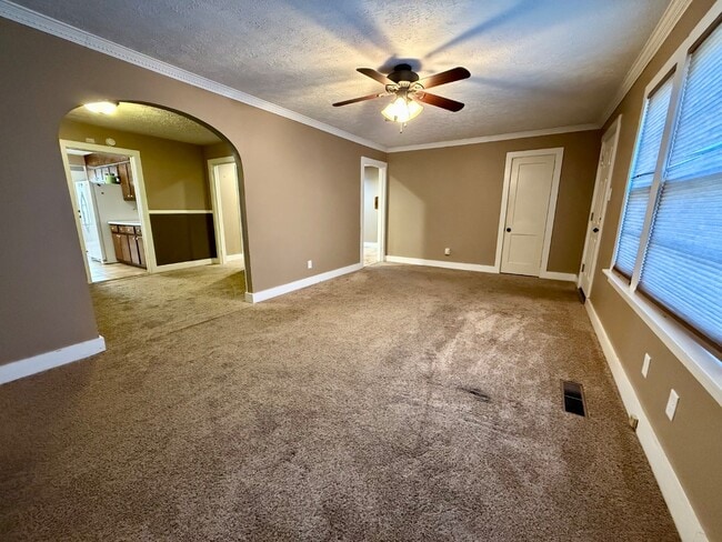 Building Photo - 602 W McKinney Ave