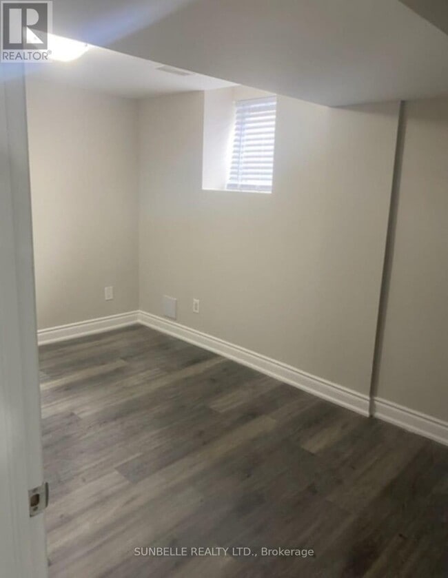 Building Photo - 16 Torada Ct