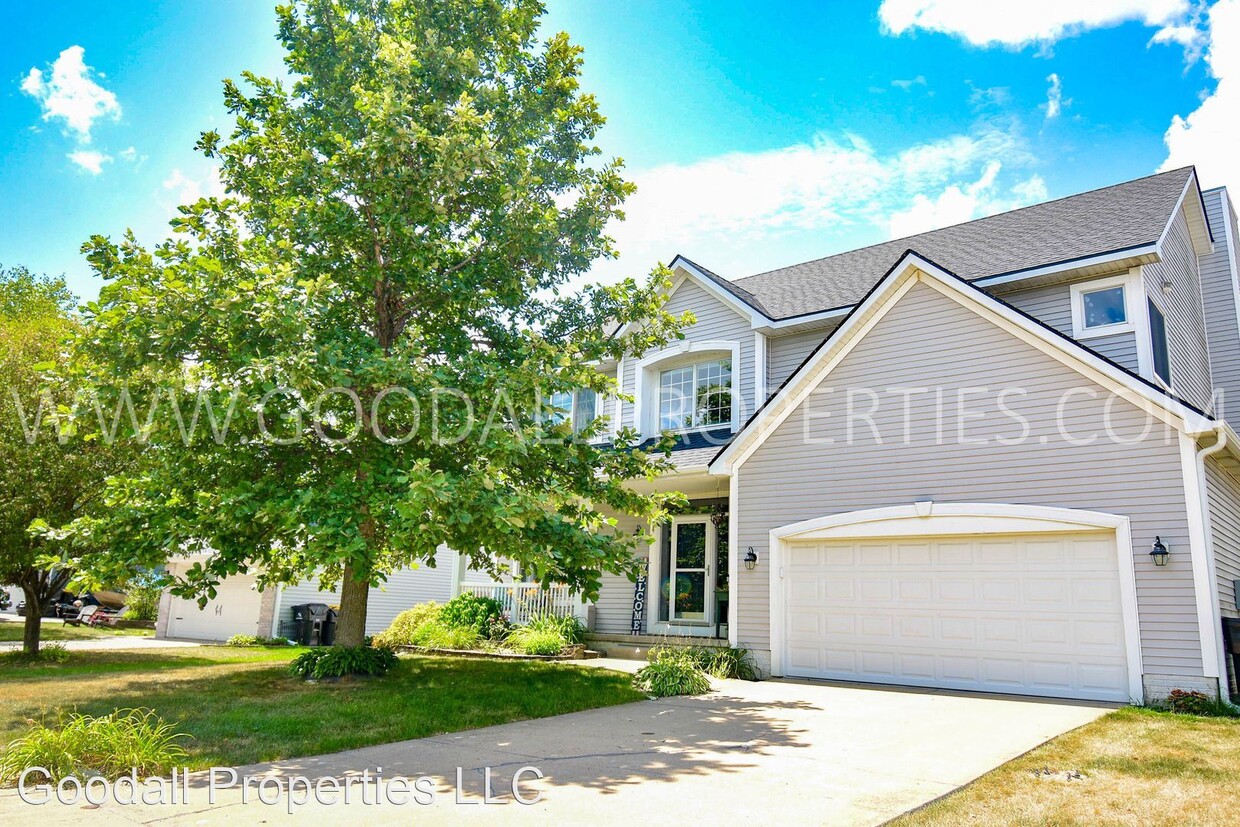 5 br, 3.5 bath House 130 Melrose Dr House Rental in Waukee, IA