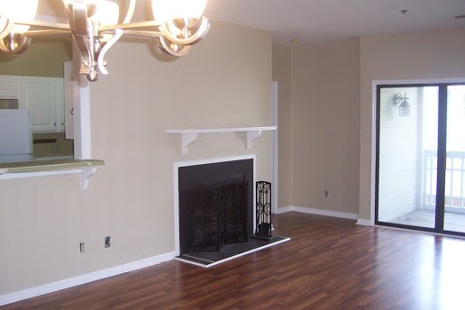 Building Photo - 1001 Brighthurst Dr
