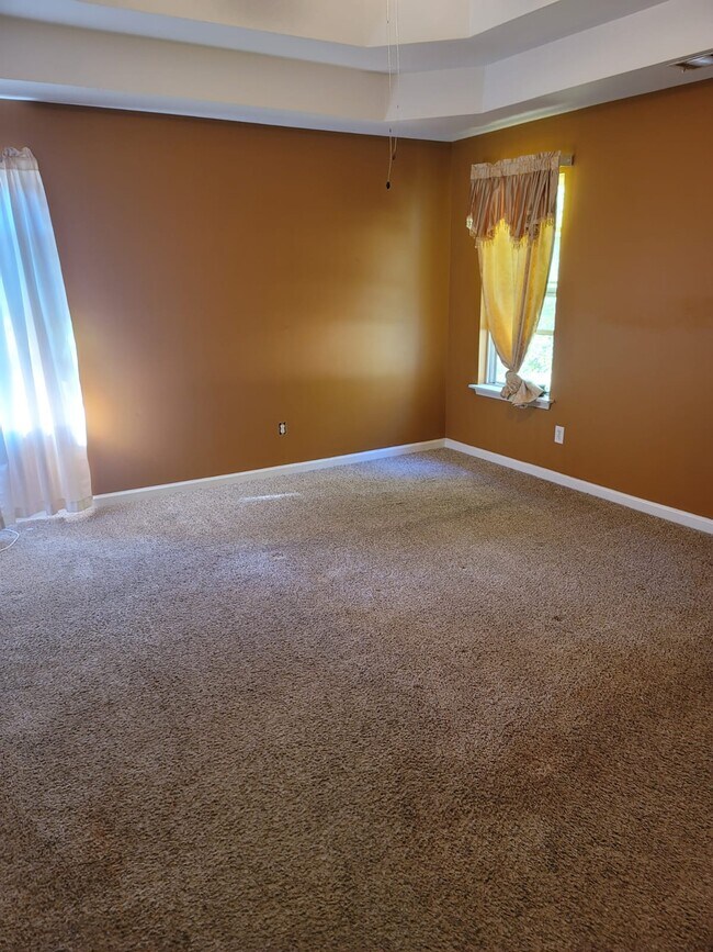 Building Photo - 1906 Oakbluff Dr