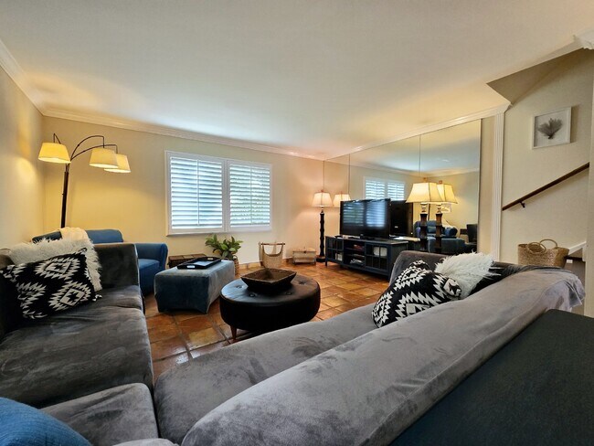 Building Photo - 123 Bob O Link Way ~ Charming Naples Condo...
