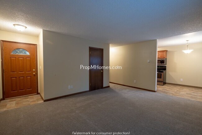 Building Photo - 5920 SW Hood Ave