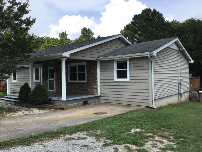 Building Photo - 182 Rogers Dr