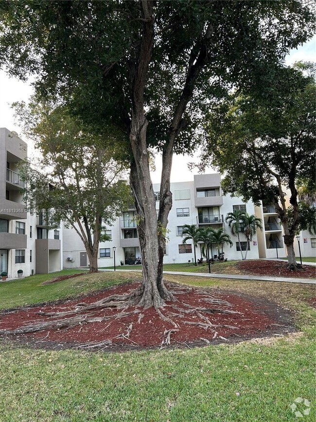 Building Photo - 8004 SW 149th Ave