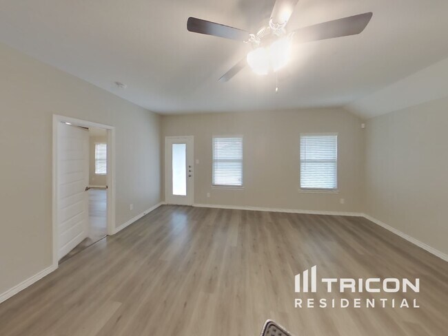 Building Photo - 132 Newsom Dr