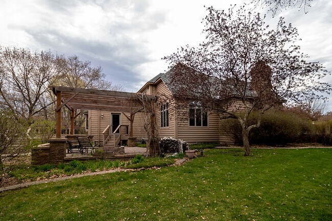Building Photo - 2275 Northridge Dr