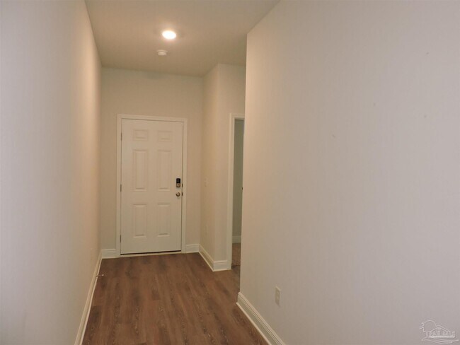 Building Photo - 7838 Burnside Lp