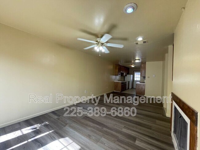 Foto del edificio - 10642 Stanley Aubin Ln