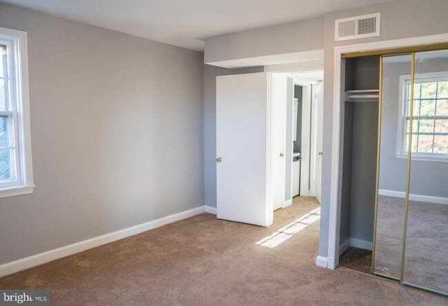 Foto del edificio - 2125 Suitland Terrace SE