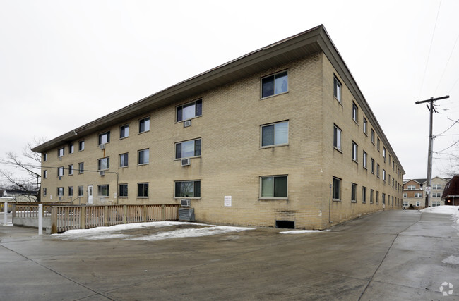Building Photo - 1422 S. 92nd Apartments