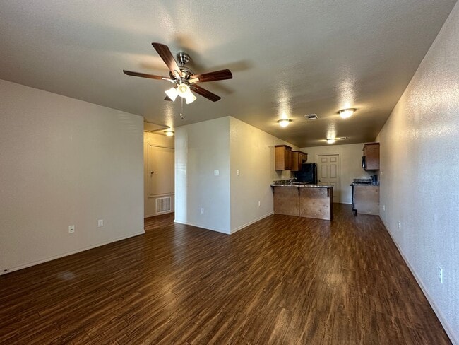 Foto del edificio - Tulsa St Duplex