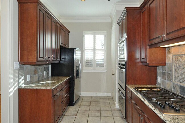 Building Photo - 6215 Sutherland Square