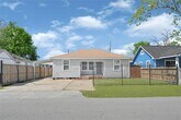 Foto principal - 7715 Keller St