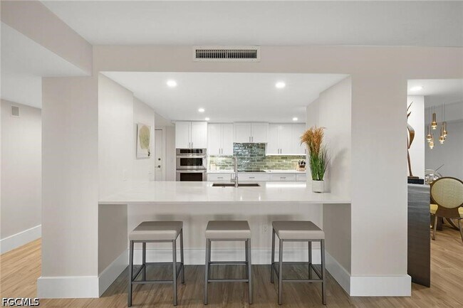 Foto del edificio - 5601 Turtle Bay Dr