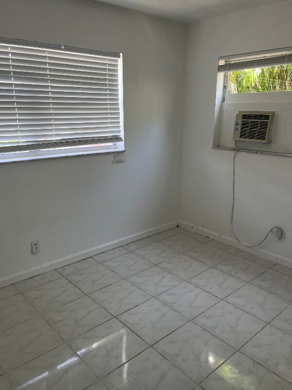 Foto del edificio - 702 N L St