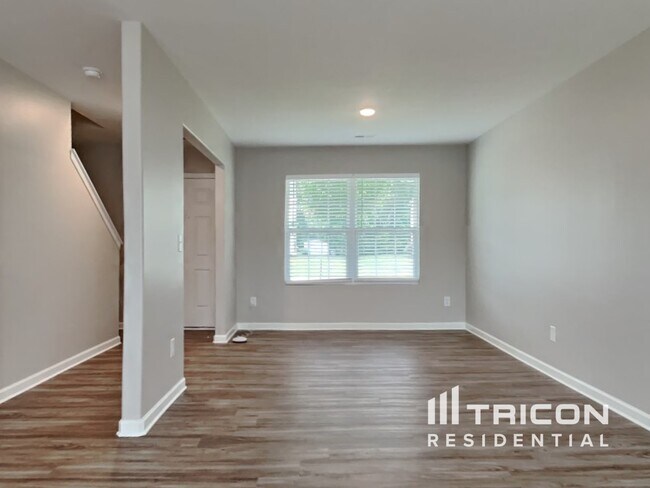 Foto del edificio - 335 Thistle Downs Dr