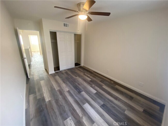 Foto del edificio - 2553 E Terrace St