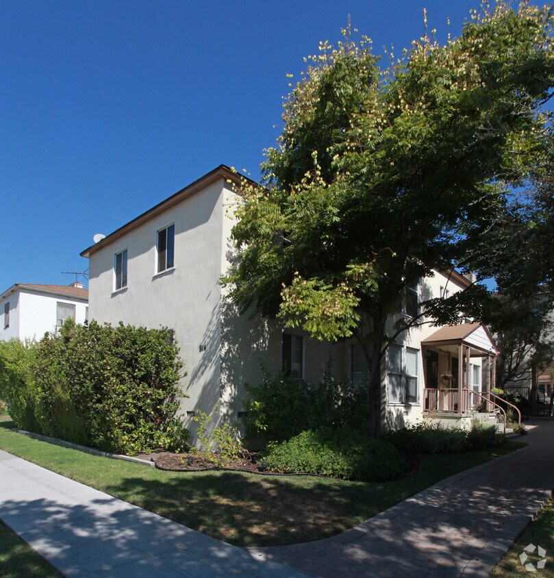 Building Photo - 814-816 S Glenoaks Blvd