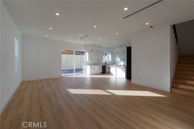 Foto del edificio - 14123 Emelita St