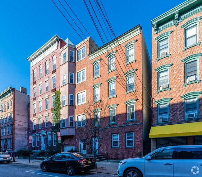 Building Photo - 224-226 Willow Ave