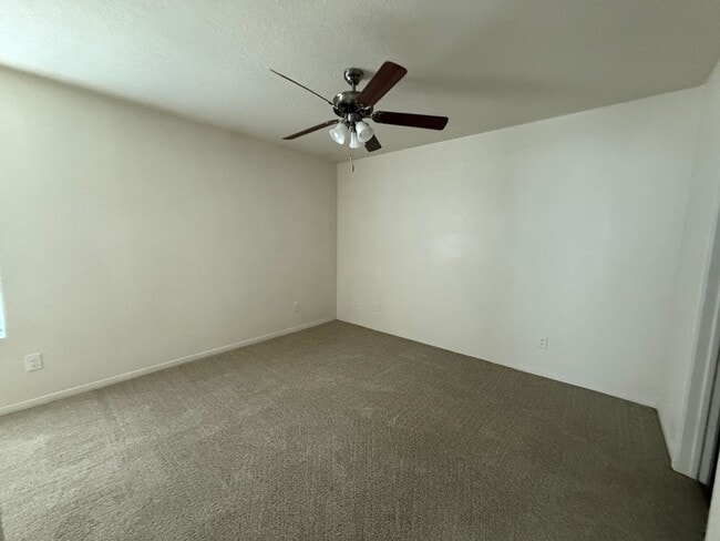 Foto del edificio - 4609 Waterproof Dr