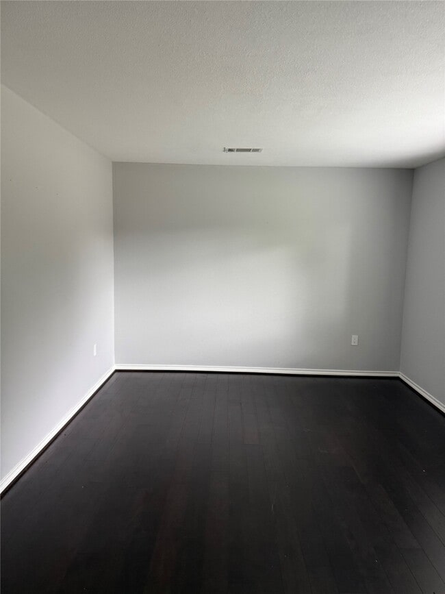 Building Photo - 9634 Rockhurst Dr