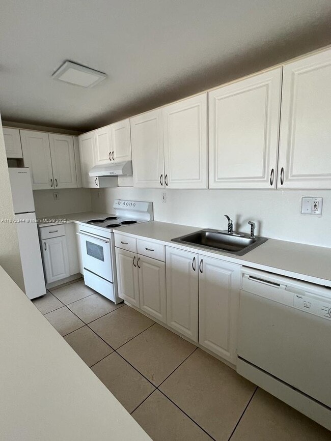 Foto del edificio - 17600 NW 68th Ave