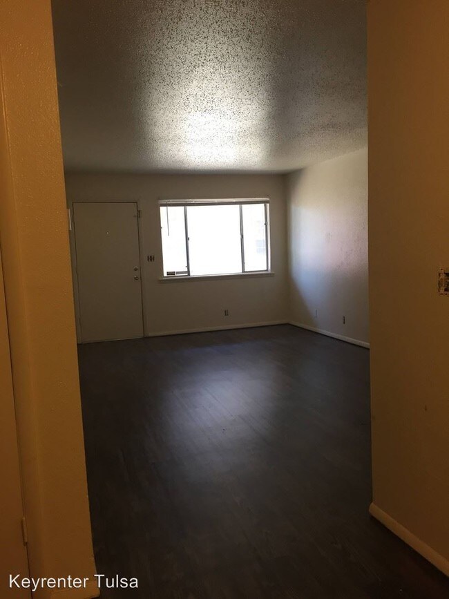 1 Br Bath Apartment 444 South Mingo Road For Rent Building Photo 1 Br Bath Apartment 444 South Mingo Road