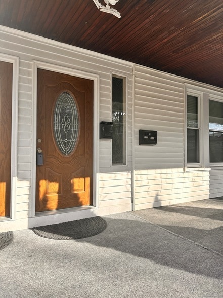 Building Photo - 227 Olivia St