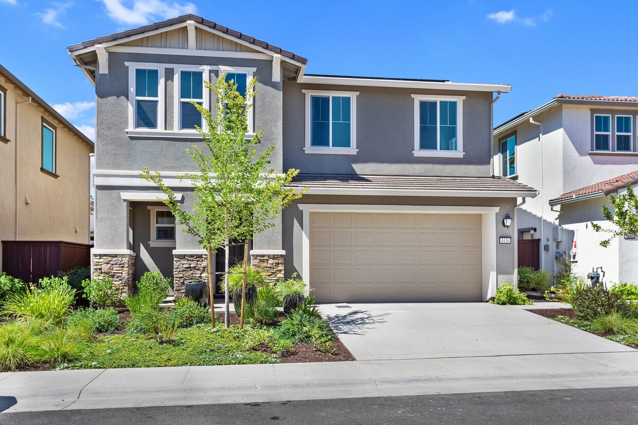 Primary Photo - Gorgeous Home to Rent in Folsom!