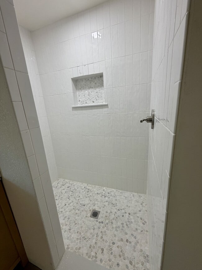 Foto del edificio - 725 Merrimac Dr