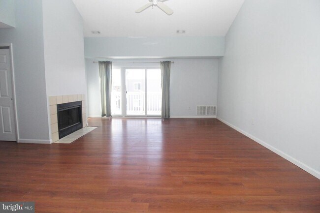 Building Photo - 7312 Tamarron Dr