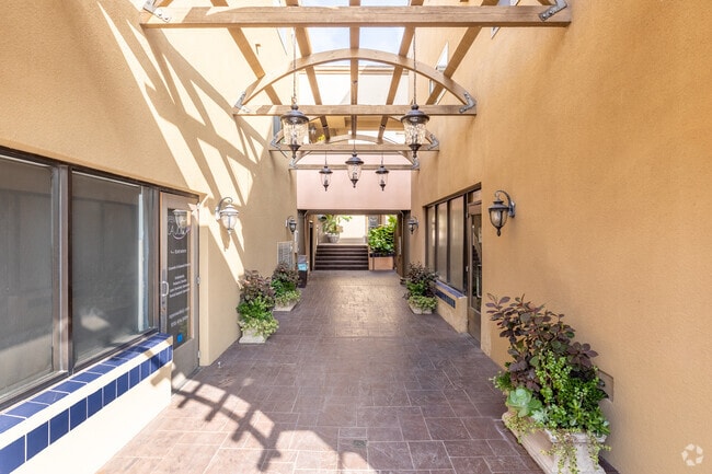 Courtyard - Bella Capri