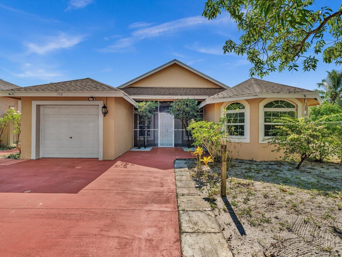 Foto principal - 706 C St