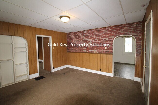 Building Photo - 2707 CHASE ST.