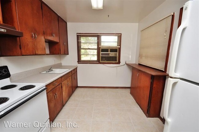 Building Photo - 2423 Chelsea St