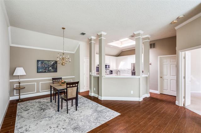 Foto del edificio - 6816 Thorncliff Trail