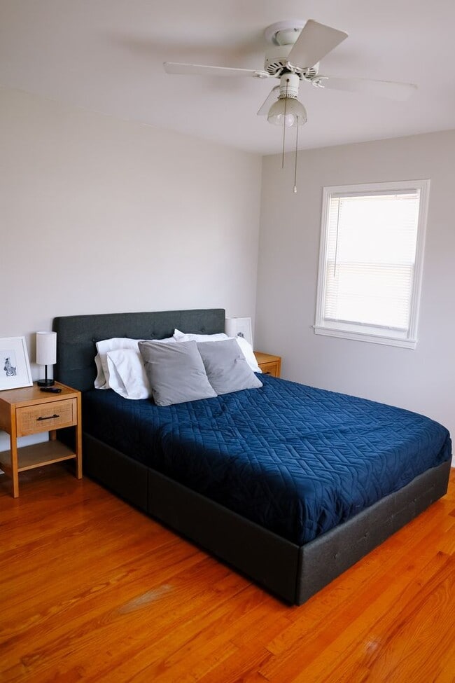 Building Photo - Spacious 3 Bedroom, 2 Bath Duplex with Att...