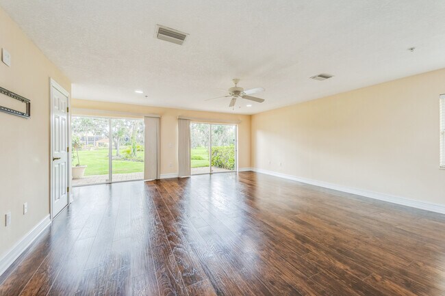 Foto del edificio - 1408 3rd St Cir E