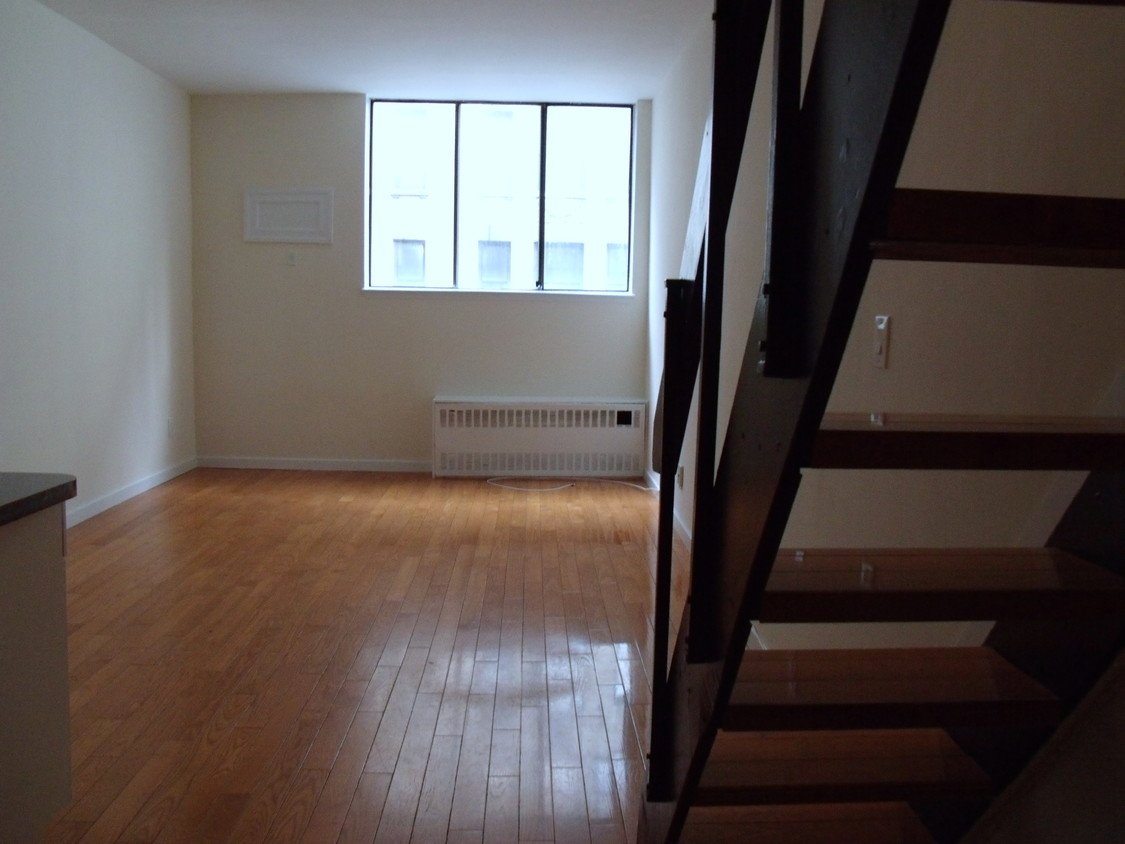 Primary Photo - 7 E 37th St