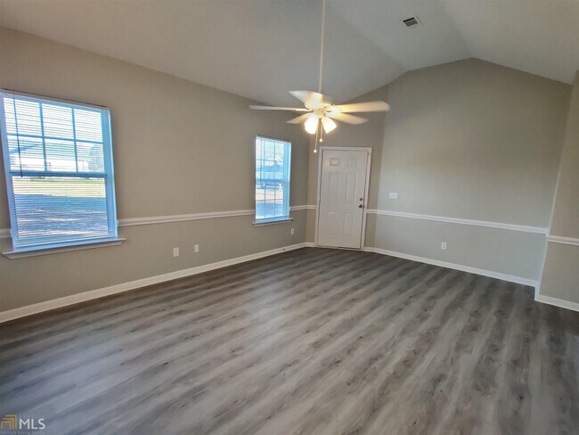 Building Photo - 346 Orchard Way