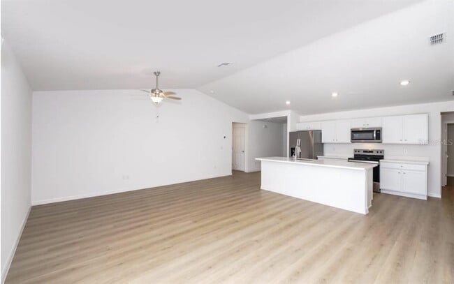 Building Photo - 2653 Martin St